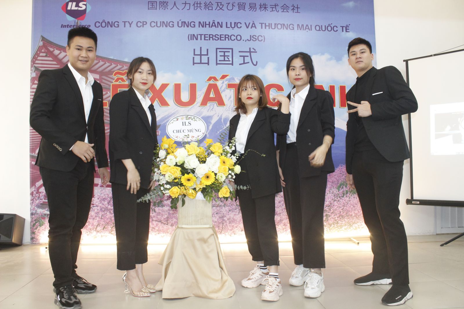 Lễ kỷ niệm 50 năm thành lập mỏ địa chất